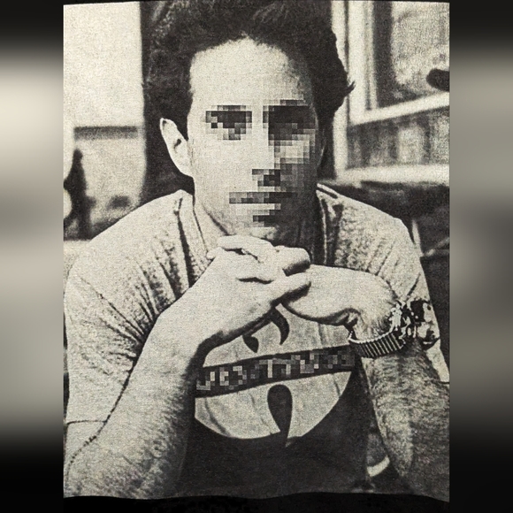 "Jerry Seinfeld" In a "Wu Tang Clan" t-shirt, t-shirt - Picture 1 of 4